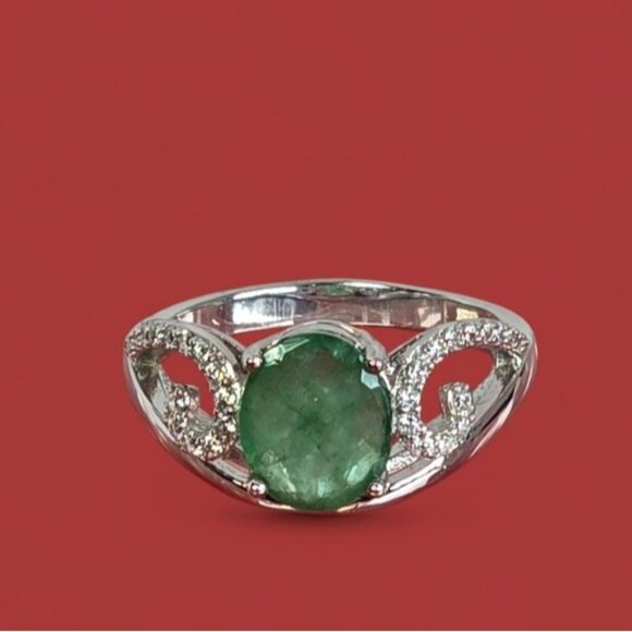 925 Sterling Silver Ring with Natural Emerald Gemstone 9x7mm & CZ - Picture 9 of 9